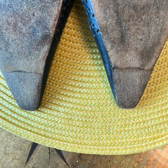 Preowned authentic Chanel heels navy blue - Picture 14 of 16